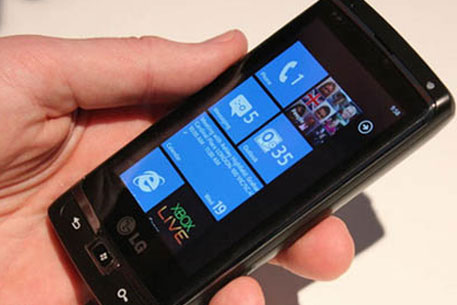 LG Optimus 7 с поддержкой Windows Phone 7