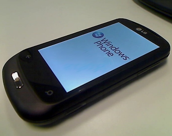Слайдер с WP7 - LG C900