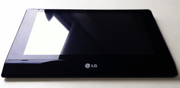Планшет с windows 7 - LG H1000B